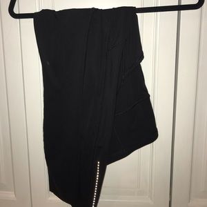 Size 6 Lululemon leggings with pockets!